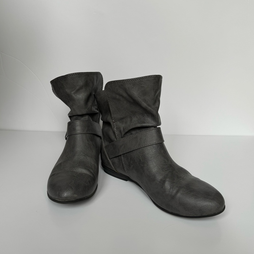 GREY BOOTS